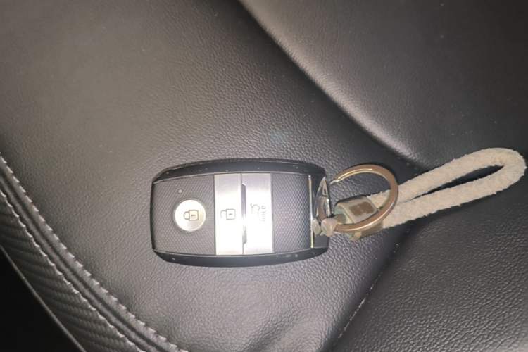 Used Kia Sportage R 2015 2.0L Automatic Two-Wheel Drive DLX Model Vehicle Key