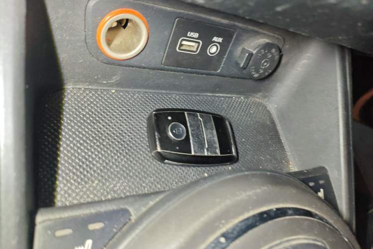 Used Kia Sportage R 2015 2.0L Automatic Two-Wheel Drive DLX Model Vehicle Key