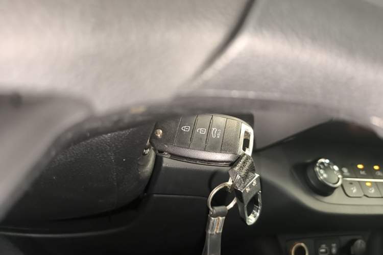 Used Kia Sportage R 2015 2.0L Automatic Two-Wheel Drive GL Vehicle Key
