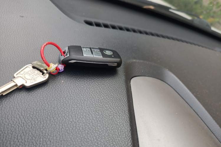 Used Kia Sportage R 2015 2.0L Automatic Two-Wheel Drive DLX Model Vehicle Key