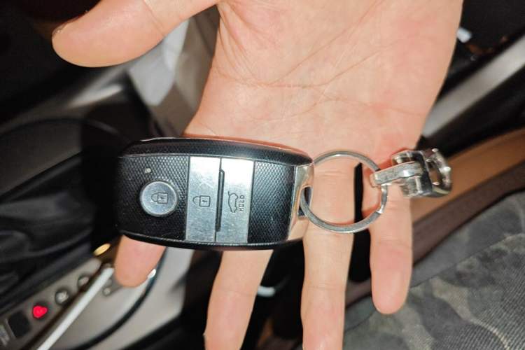 Used Kia Sportage R 2015 2.0L Automatic Two-Wheel Drive DLX Model Vehicle Key