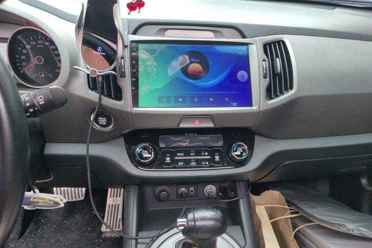 Used Kia Sportage R 2015 2.0L Automatic Two-Wheel Drive DLX Model Audio And AC Panel