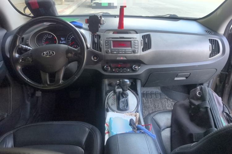 Used Kia Sportage R 2015 2.0L Automatic Two-Wheel Drive DLX Model Center Console