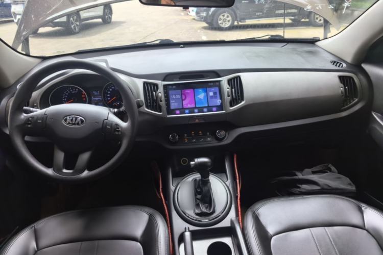 Used Kia Sportage R 2015 2.0L Automatic Two-Wheel Drive GL Center Console