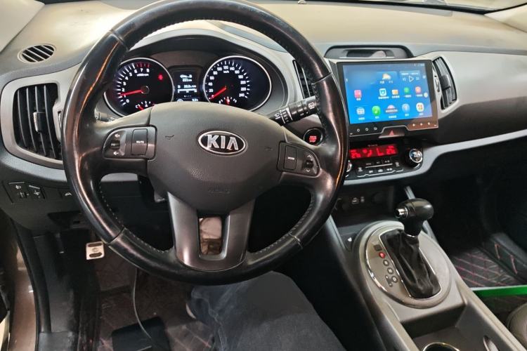 Used Kia Sportage R 2015 2.0L Automatic Two-Wheel Drive DLX Model Center Console
