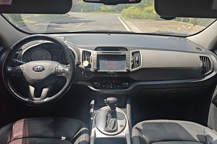 Used Kia Sportage R 2015 2.0L Automatic Two-Wheel Drive DLX Model Center Console