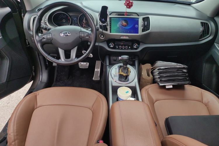Used Kia Sportage R 2015 2.0L Automatic Two-Wheel Drive DLX Model Center Console