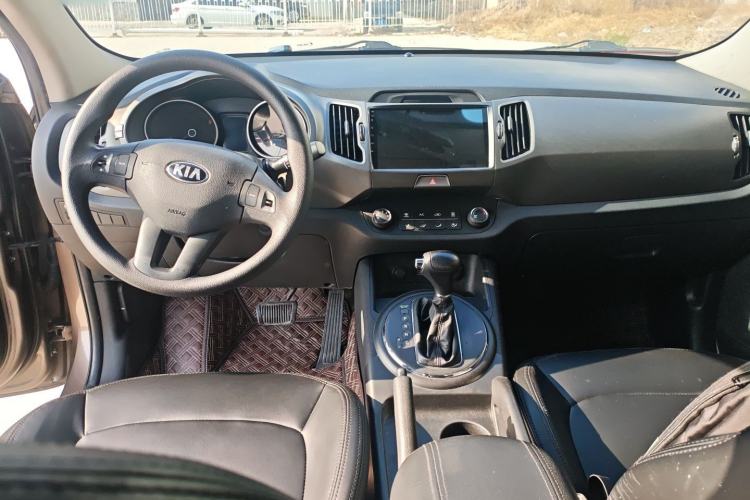 Used Kia Sportage R 2015 2.0L Automatic Two-Wheel Drive GL Center Console