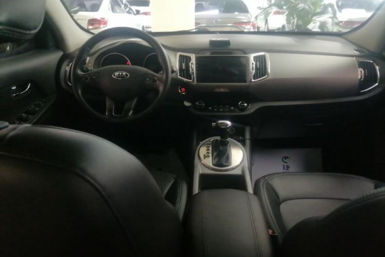 Used Kia Sportage R 2015 2.0L Automatic Two-Wheel Drive DLX Model Center Console