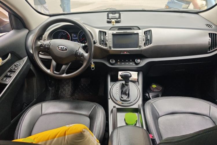 Used Kia Sportage R 2015 2.0L Automatic Two-Wheel Drive GL Center Console