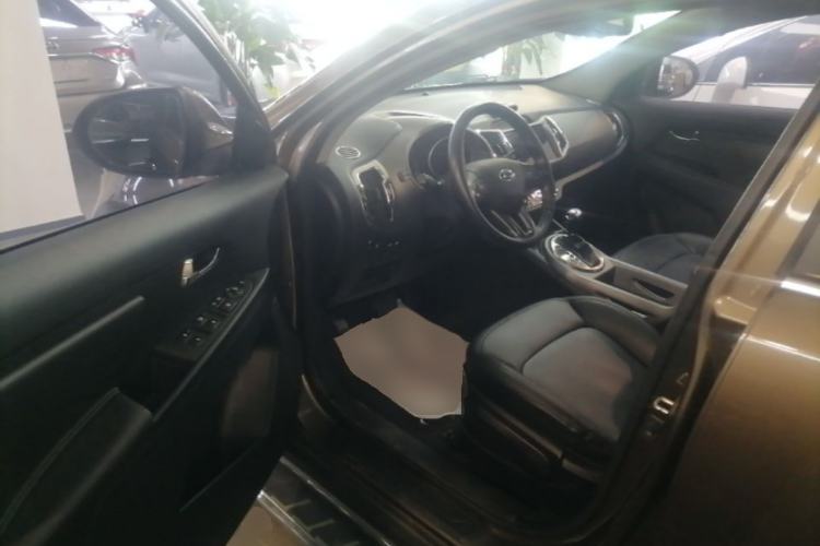 Used Kia Sportage R 2015 2.0L Automatic Two-Wheel Drive DLX Model Driver Seat