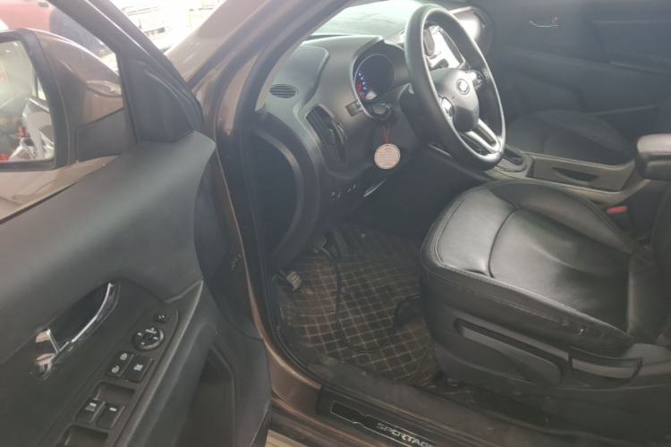 Used Kia Sportage R 2015 2.0L Automatic Two-Wheel Drive DLX Model Driver Seat