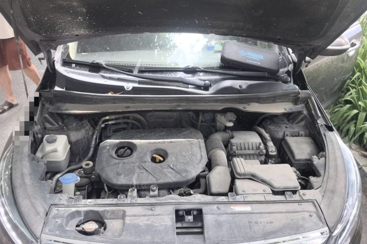 Used Kia Sportage R 2015 2.0L Automatic Two-Wheel Drive DLX Model Engine Bay