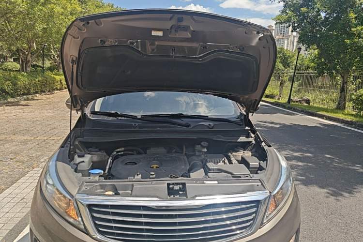Used Kia Sportage R 2015 2.0L Automatic Two-Wheel Drive DLX Model Engine Bay