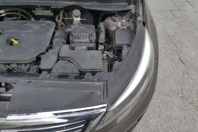 Used Kia Sportage R 2015 2.0L Automatic Two-Wheel Drive DLX Model Engine Bay Left