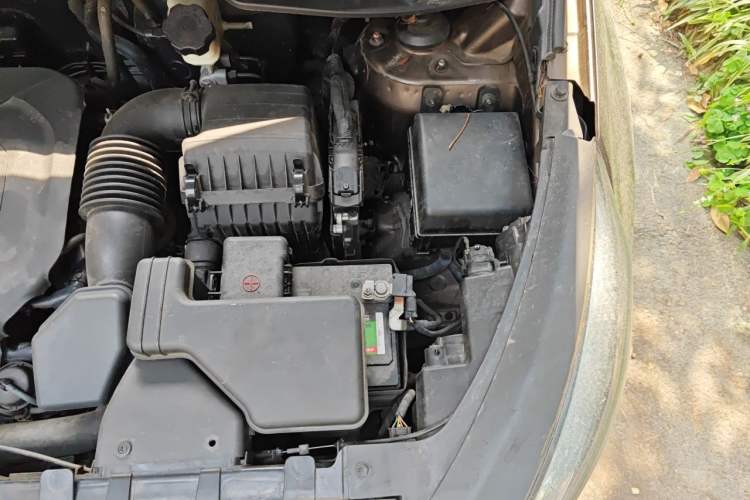 Used Kia Sportage R 2015 2.0L Automatic Two-Wheel Drive GLS Engine Bay Left