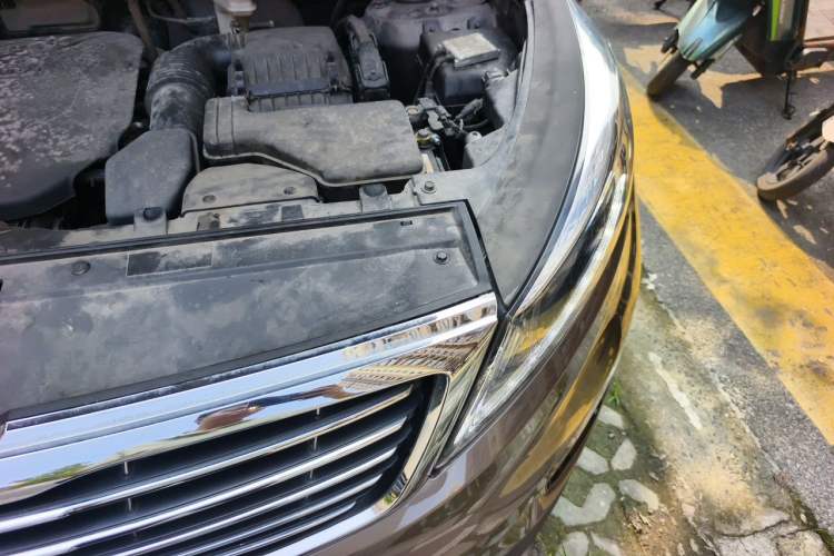 Used Kia Sportage R 2015 2.0L Automatic Two-Wheel Drive GLS Engine Bay Left