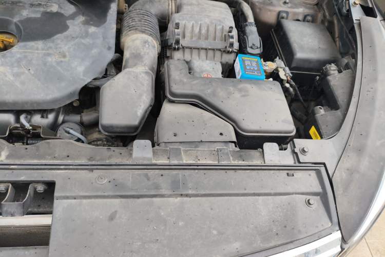 Used Kia Sportage R 2015 2.0L Automatic Two-Wheel Drive DLX Model Engine Bay Left