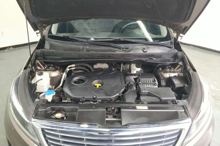 Used Kia Sportage R 2015 2.0L Automatic Two-Wheel Drive GLS Engine Bay