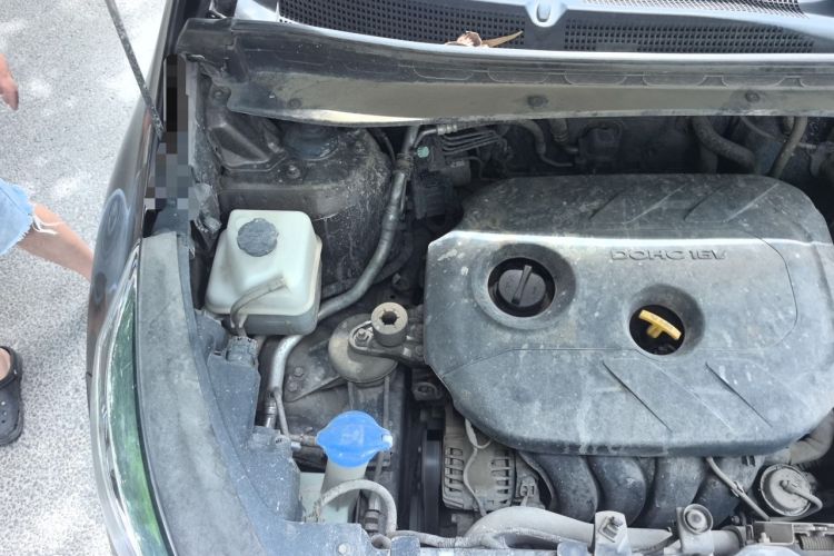 Used Kia Sportage R 2015 2.0L Automatic Two-Wheel Drive DLX Model Engine Bay Right