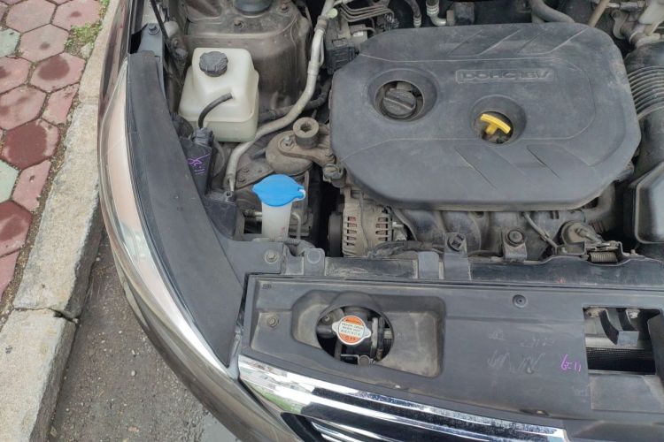 Used Kia Sportage R 2015 2.0L Automatic Two-Wheel Drive DLX Model Engine Bay Right