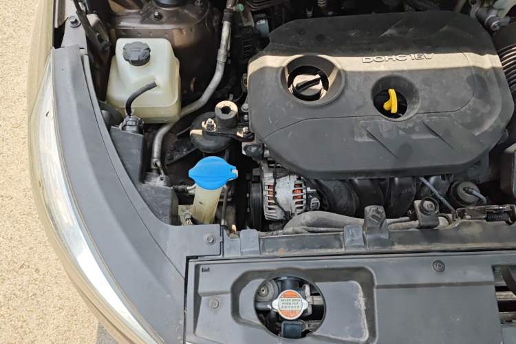 Used Kia Sportage R 2015 2.0L Automatic Two-Wheel Drive GLS Engine Bay Right