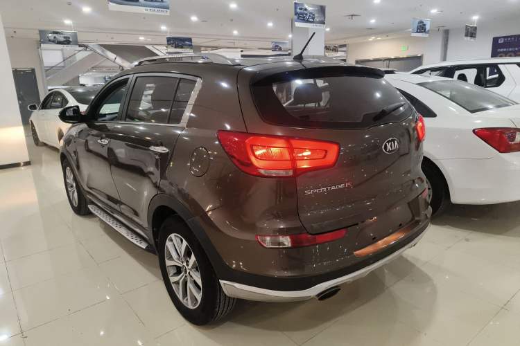 Used Kia Sportage R 2015 2.0L Automatic Two-Wheel Drive GLS Exterior 3