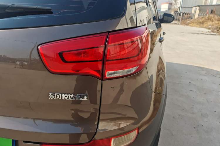 Used Kia Sportage R 2015 2.0L Automatic Two-Wheel Drive GL Exterior 3