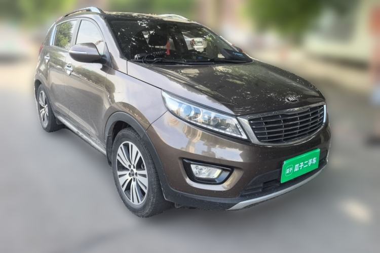 Used Kia Sportage R 2015 2.0L Automatic Two-Wheel Drive DLX Model Front Right 45 Deg