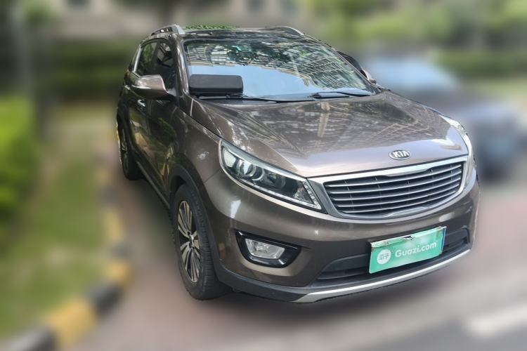 Used Kia Sportage R 2015 2.0L Automatic Two-Wheel Drive DLX Model Front Right 45 Deg
