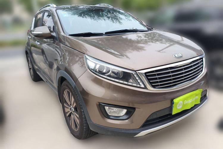 Used Kia Sportage R 2015 2.0L Automatic Two-Wheel Drive DLX Model Front Right 45 Deg