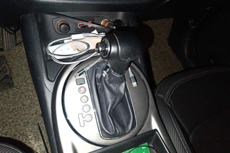Used Kia Sportage R 2015 2.0L Automatic Two-Wheel Drive GLS Gear Lever