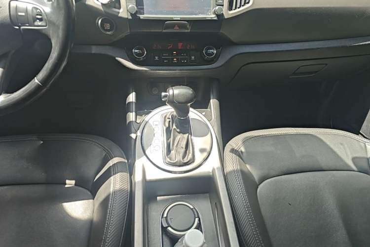 Used Kia Sportage R 2015 2.0L Automatic Two-Wheel Drive DLX Model Gear Lever