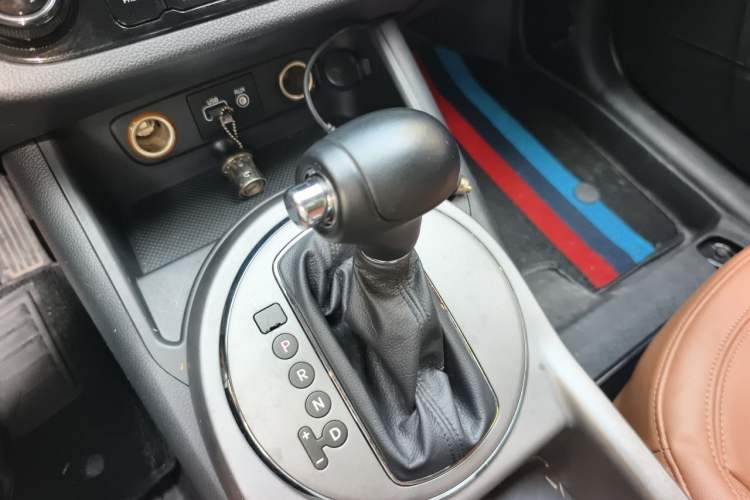 Used Kia Sportage R 2015 2.0L Automatic Two-Wheel Drive GLS Gear Lever