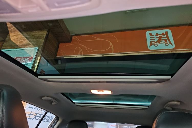 Used Kia Sportage R 2015 2.0L Automatic Two-Wheel Drive DLX Model Headliner