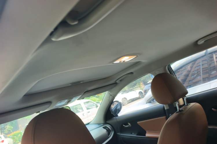 Used Kia Sportage R 2015 2.0L Automatic Two-Wheel Drive GLS Headliner