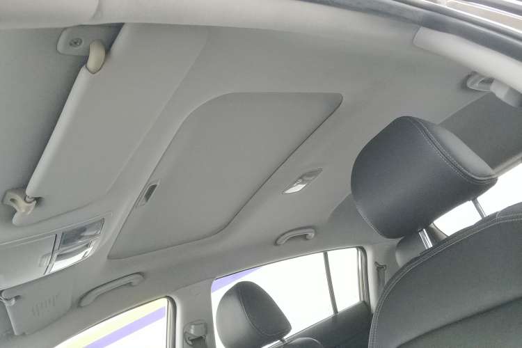 Used Kia Sportage R 2015 2.0L Automatic Two-Wheel Drive GLS Headliner