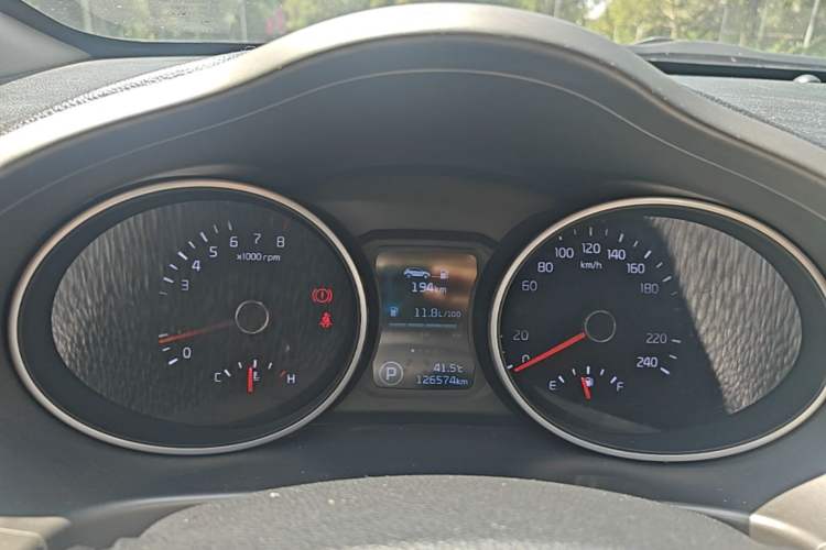 Used Kia Sportage R 2015 2.0L Automatic Two-Wheel Drive DLX Model Instrument Cluster