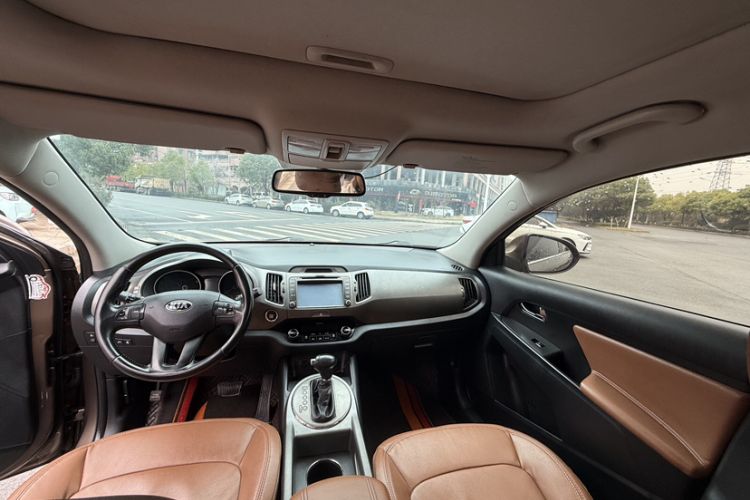 Used Kia Sportage R 2015 2.0L Automatic Two-Wheel Drive GLS Interior 1