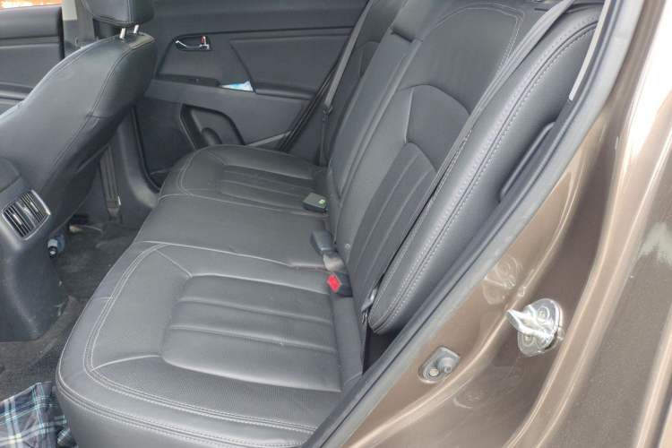 Used Kia Sportage R 2015 2.0L Automatic 2WD Premium Edition Interior 4