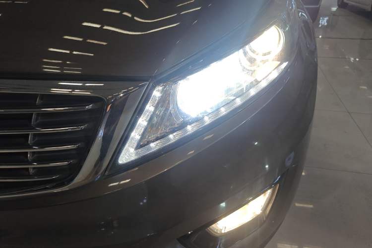 Used Kia Sportage R 2015 2.0L Automatic Two-Wheel Drive GLS Left Front Headlight