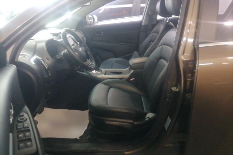 Used Kia Sportage R 2015 2.0L Automatic Two-Wheel Drive DLX Model Left Front Seat
