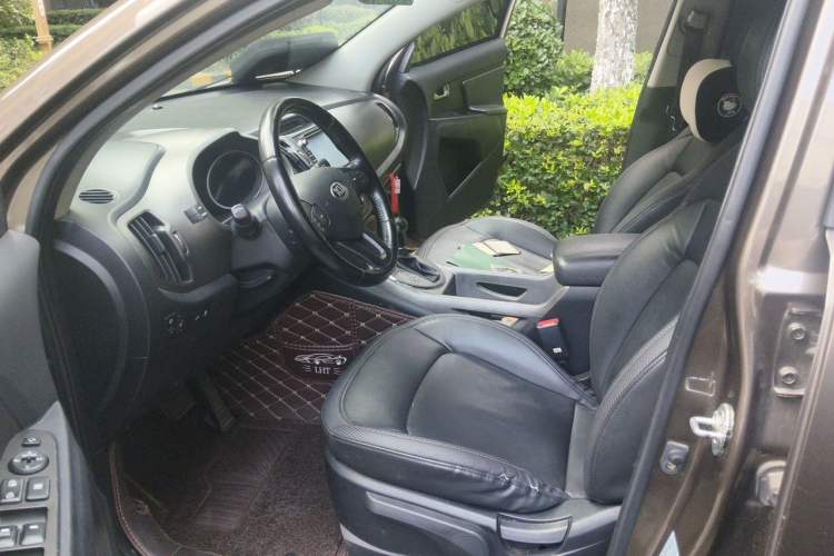 Used Kia Sportage R 2015 2.0L Automatic Two-Wheel Drive DLX Model Left Front Seat