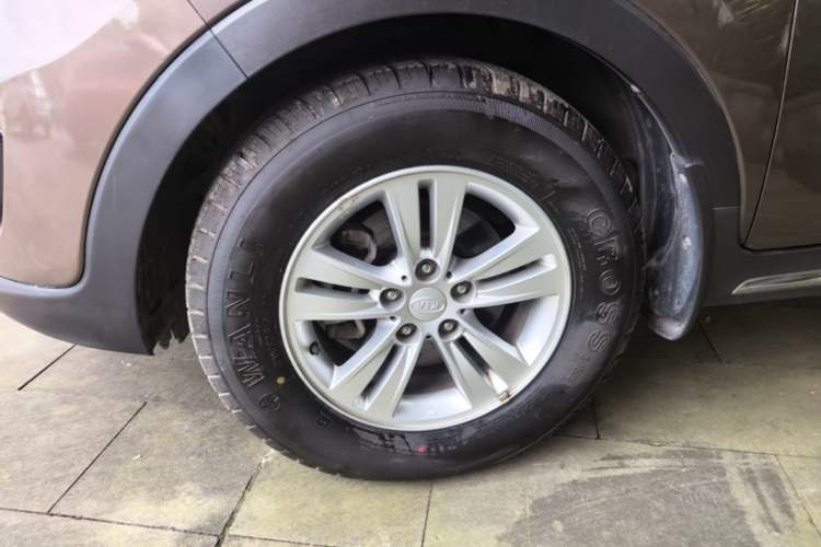 Used Kia Sportage R 2015 2.0L Automatic Two-Wheel Drive GL Left Front Wheel Hub