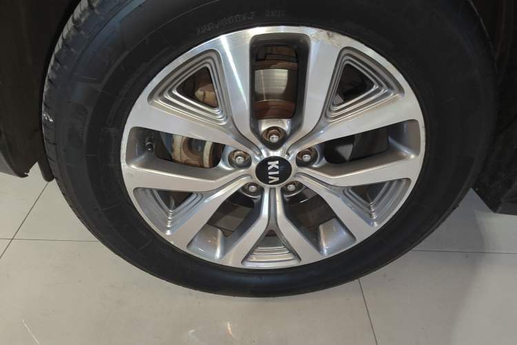 Used Kia Sportage R 2015 2.0L Automatic Two-Wheel Drive GLS Left Front Wheel Hub