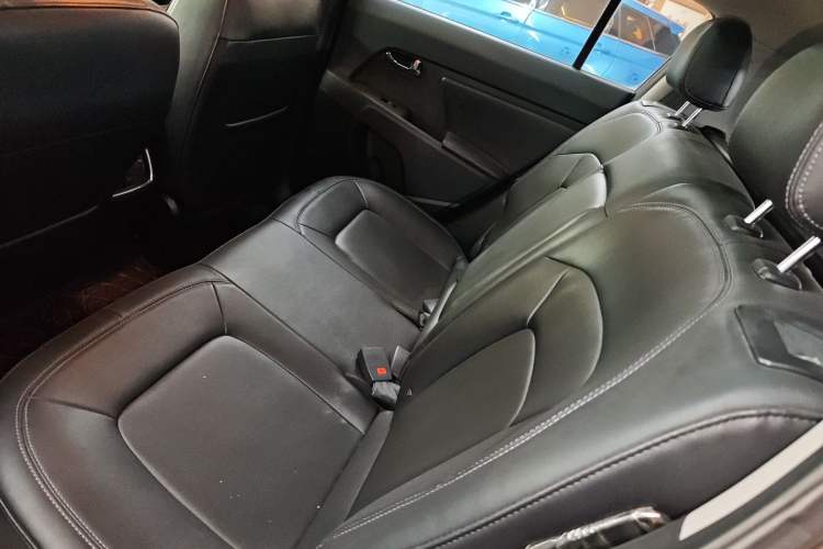 Used Kia Sportage R 2015 2.0L Automatic Two-Wheel Drive DLX Model Left Rear Seat