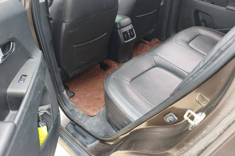 Used Kia Sportage R 2015 2.0L Automatic Two-Wheel Drive DLX Model Left Rear Seat