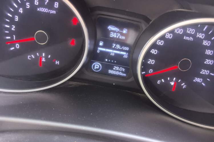 Used Kia Sportage R 2015 2.0L Automatic Two-Wheel Drive DLX Model Odometer Close Up