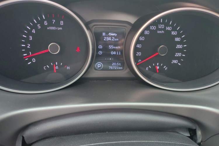 Used Kia Sportage R 2015 2.0L Automatic Two-Wheel Drive DLX Model Odometer Close Up