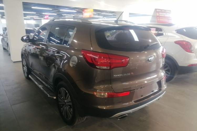 Used Kia Sportage R 2015 2.0L Automatic Two-Wheel Drive DLX Model Rear Left 45 Deg